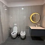 Modern 2br Near Ring & Main Road Access * 地拉那