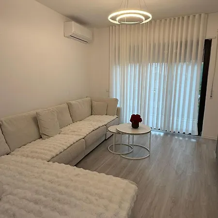 Appartement Modern 2br Near Ring & Main Road Access *