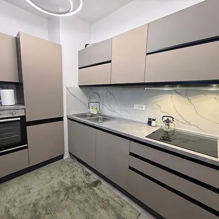 Modern 2br Near Ring & Main Road Access Διαμέρισμα *