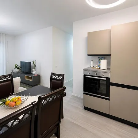 Ami Modern 2Br Apartment Тирана