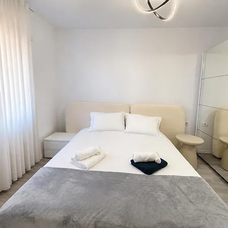 Ami Modern 2Br Apartment * Тирана