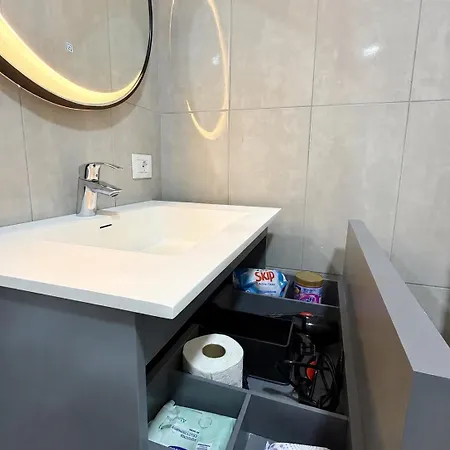 Ami Modern 2br Apartment *