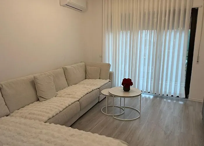Appartement Modern 2br Near Ring & Main Road Access *