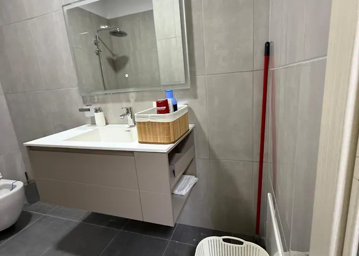 Modern 2br Near Ring & Main Road Access *